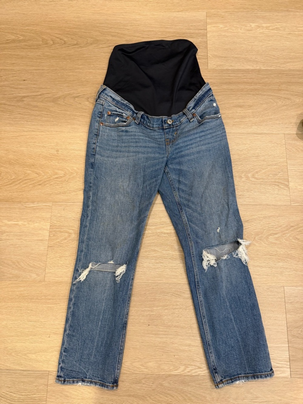 Maternity Distressed Blue Jeans w/ Black Stretch Panel the best maternity pants